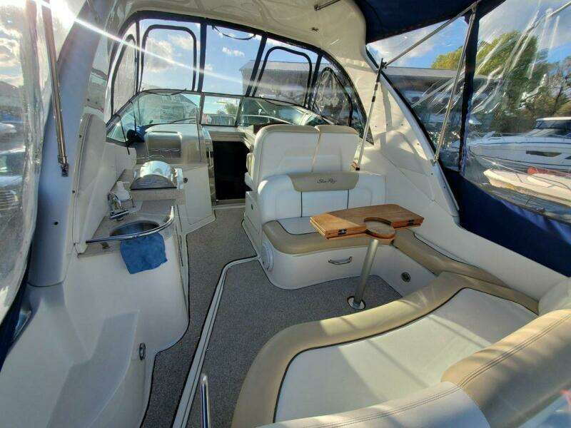 31ft Sea Ray Yacht For Sale