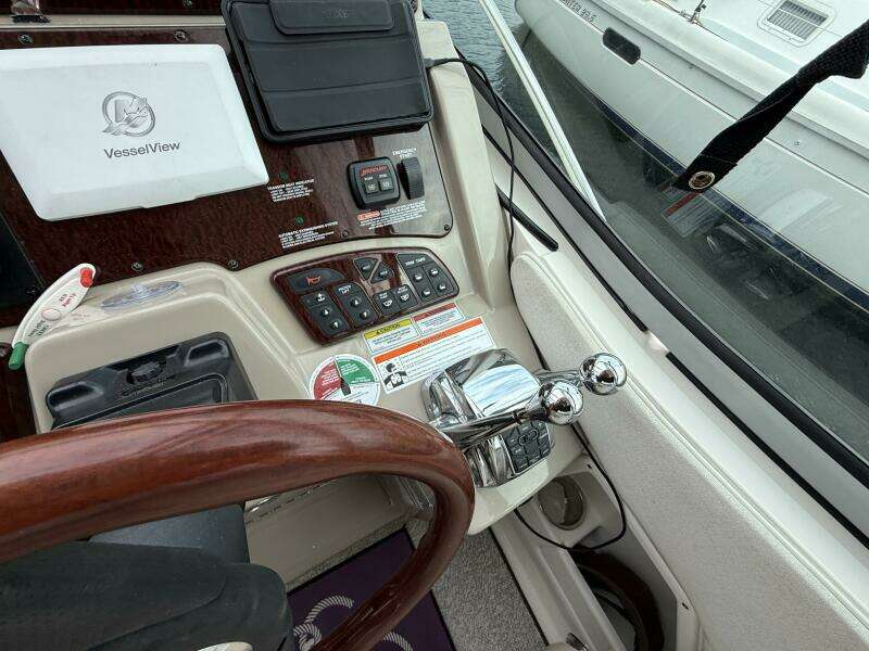 31ft Sea Ray Yacht For Sale