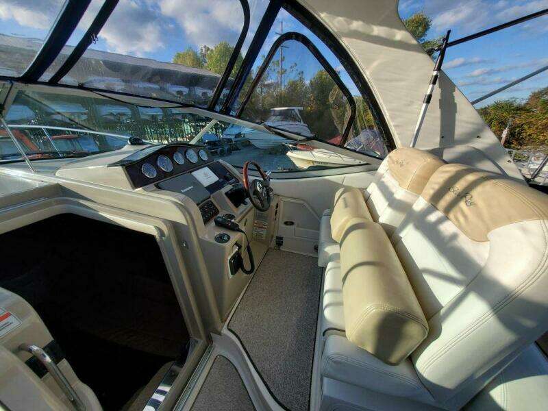 31ft Sea Ray Yacht For Sale