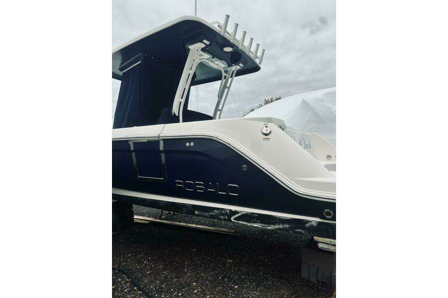 27ft Robalo Yacht For Sale