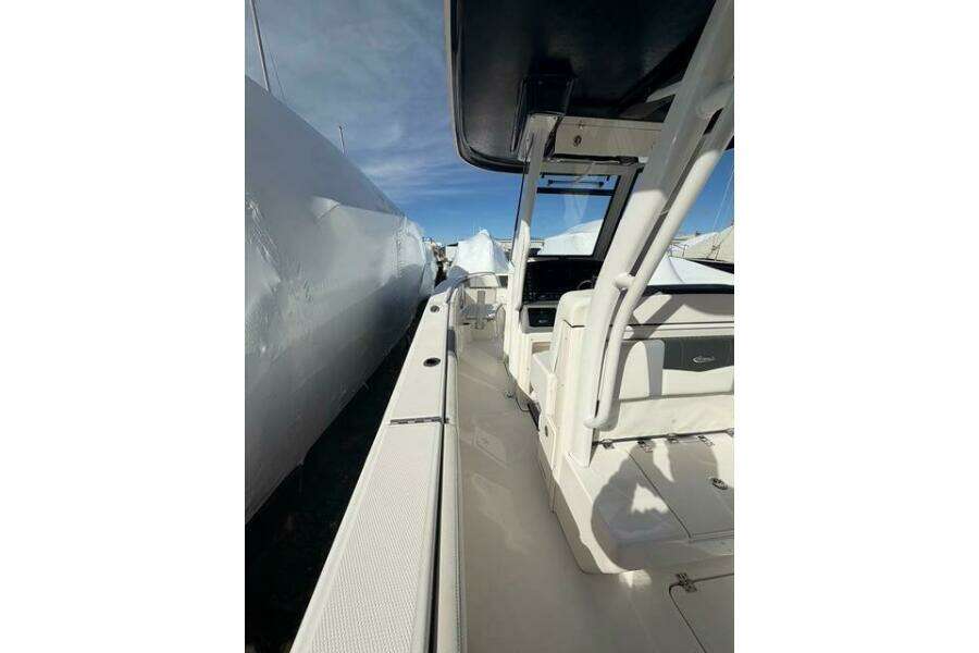 27ft Robalo Yacht For Sale