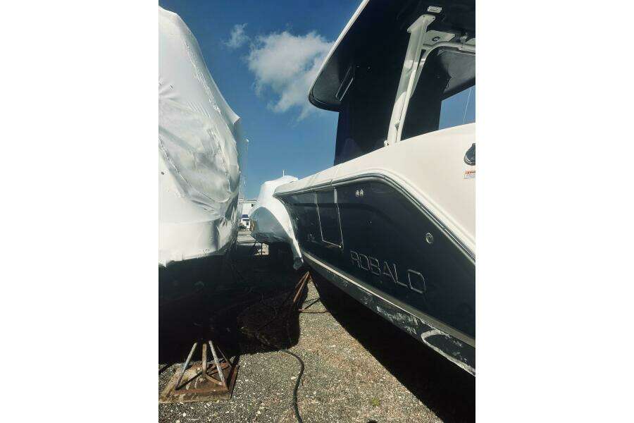 27ft Robalo Yacht For Sale