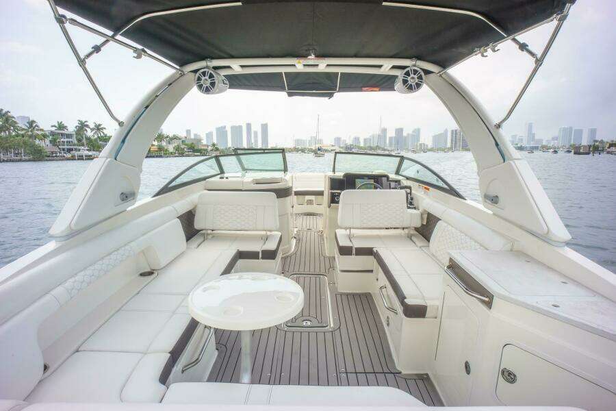 31ft Sea Ray Yacht For Sale