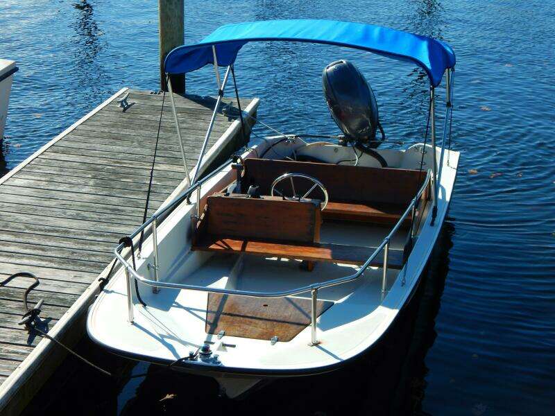 15ft Boston Whaler Yacht For Sale