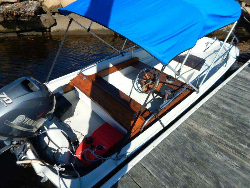 15ft Boston Whaler Yacht For Sale
