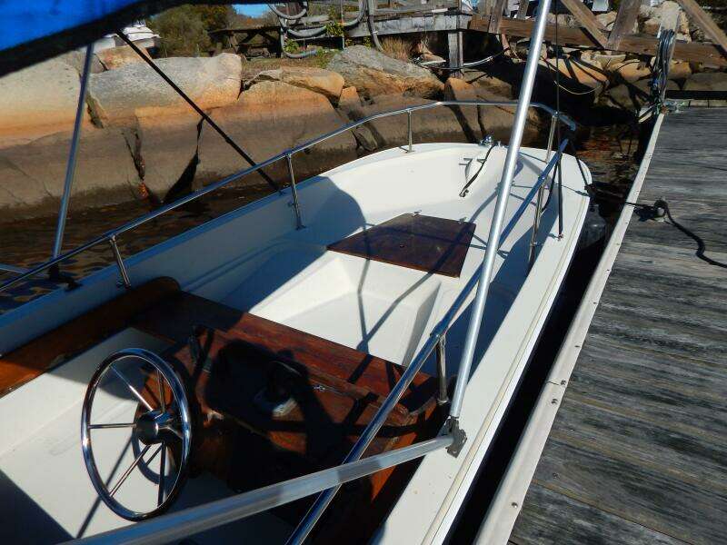 15ft Boston Whaler Yacht For Sale
