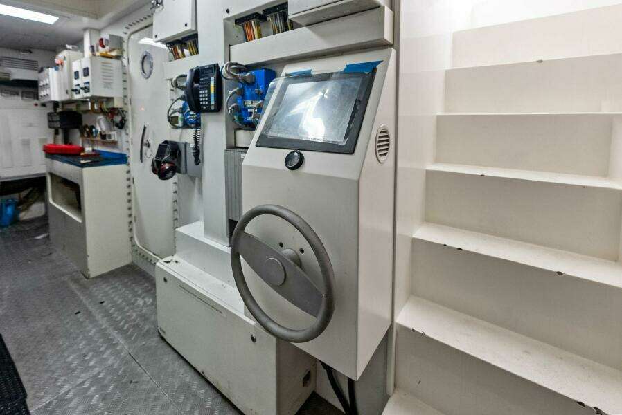 SHA SHA SHA IV 100ft Custom Line Yacht For Sale