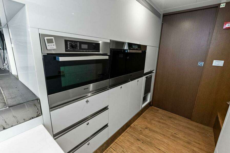 SHA SHA SHA IV 100ft Custom Line Yacht For Sale