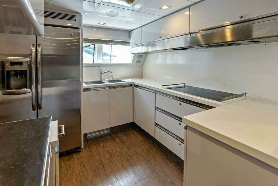 SHA SHA SHA IV 100ft Custom Line Yacht For Sale