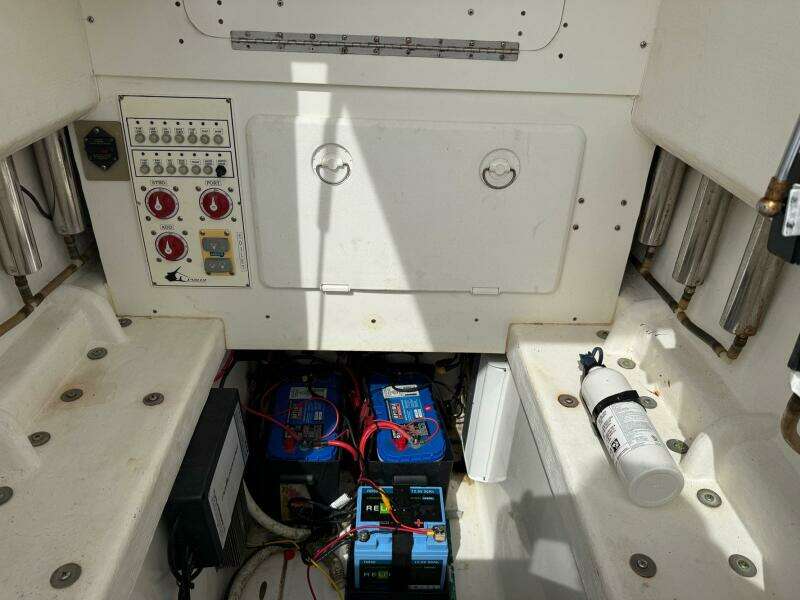 32ft Contender Yacht For Sale