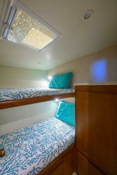 Post 50 SEANYLE - Guest Cabin Port 