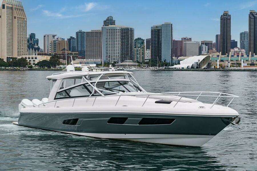 R amp R 5 47ft Intrepid Yacht For Sale
