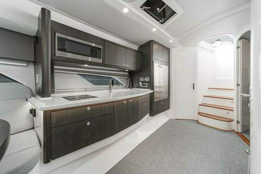 R amp R 5 47ft Intrepid Yacht For Sale