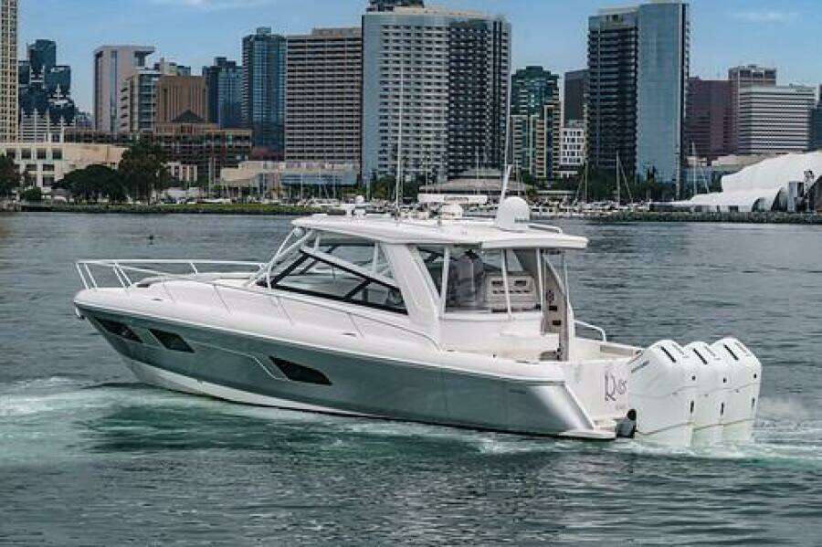 R amp R 5 47ft Intrepid Yacht For Sale