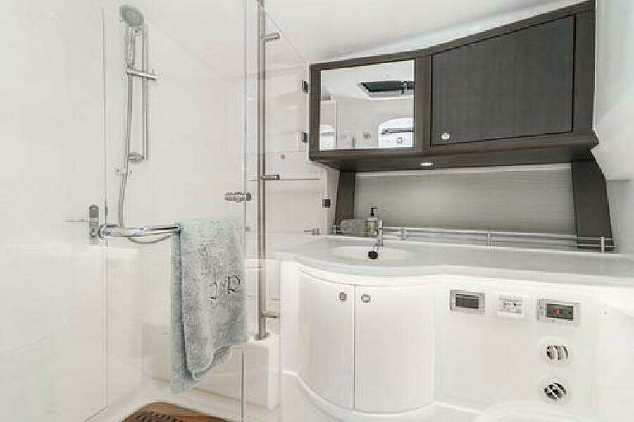 R amp R 5 47ft Intrepid Yacht For Sale