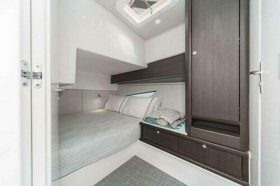 R amp R 5 47ft Intrepid Yacht For Sale