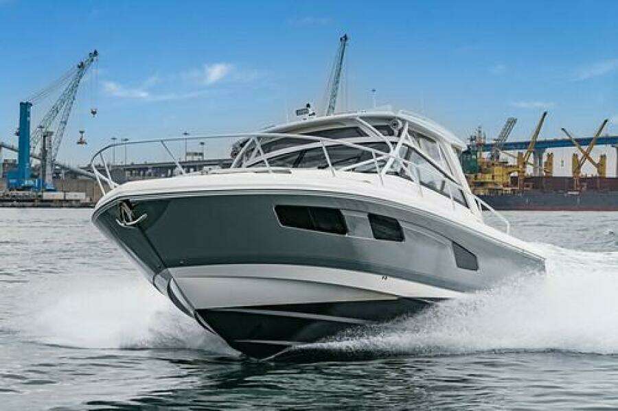 R amp R 5 47ft Intrepid Yacht For Sale