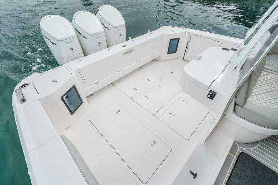 R amp R 5 47ft Intrepid Yacht For Sale