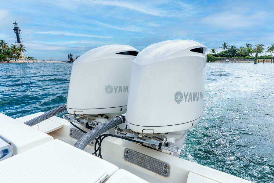 34ft SeaVee Yacht For Sale