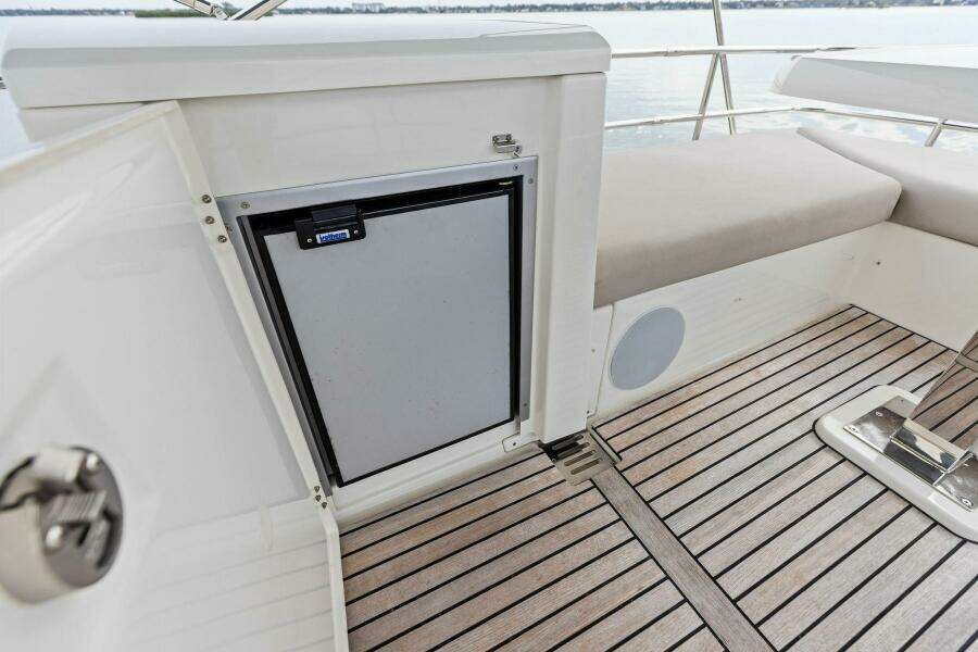 2022 Prestige 420 FLybridge SO FLY 