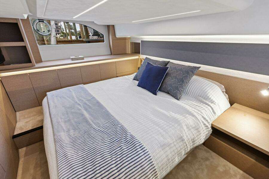 2022 Prestige 420 FLybridge SO FLY 