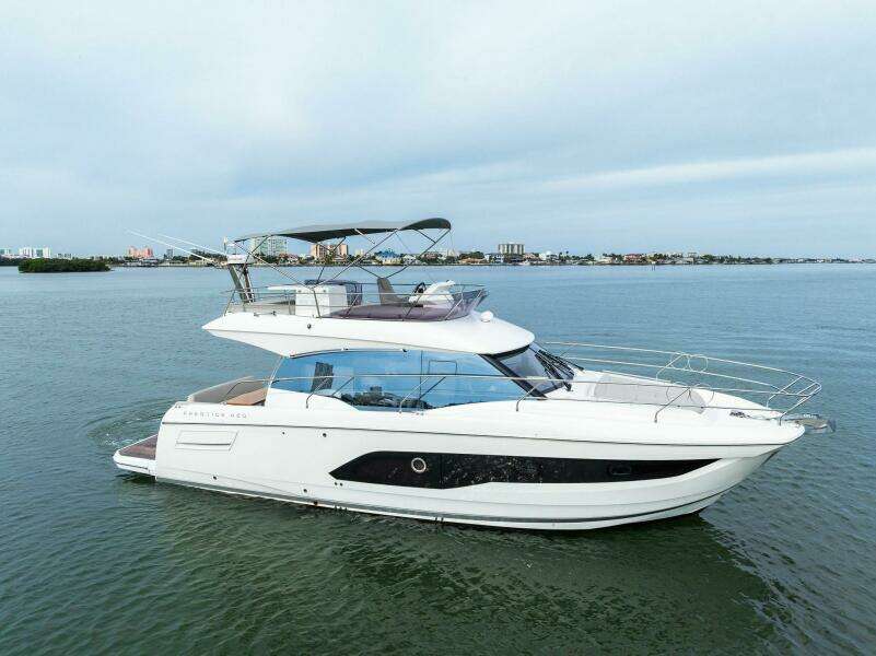 2022 Prestige 420 FLybridge SO FLY 