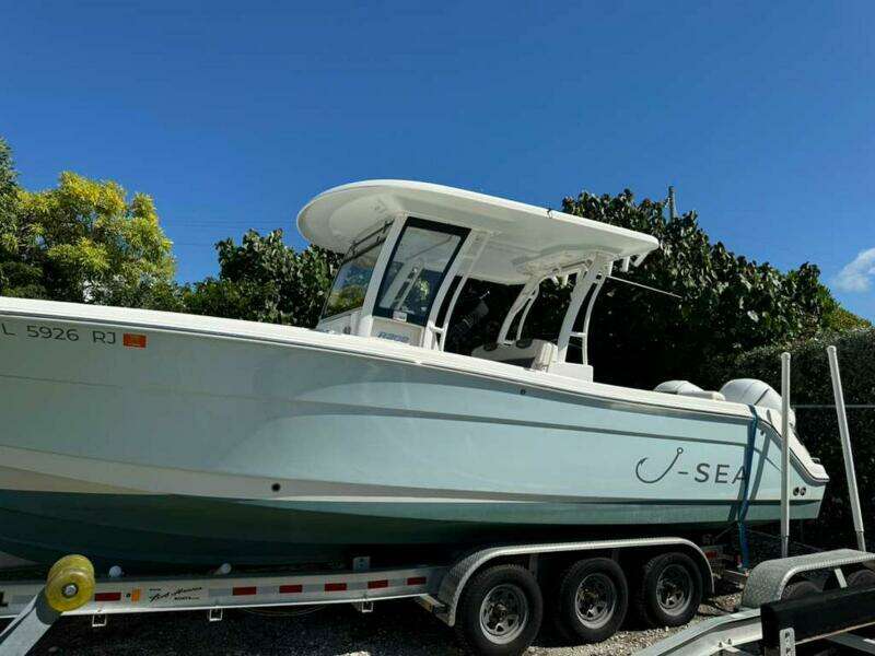 30ft Robalo Yacht For Sale