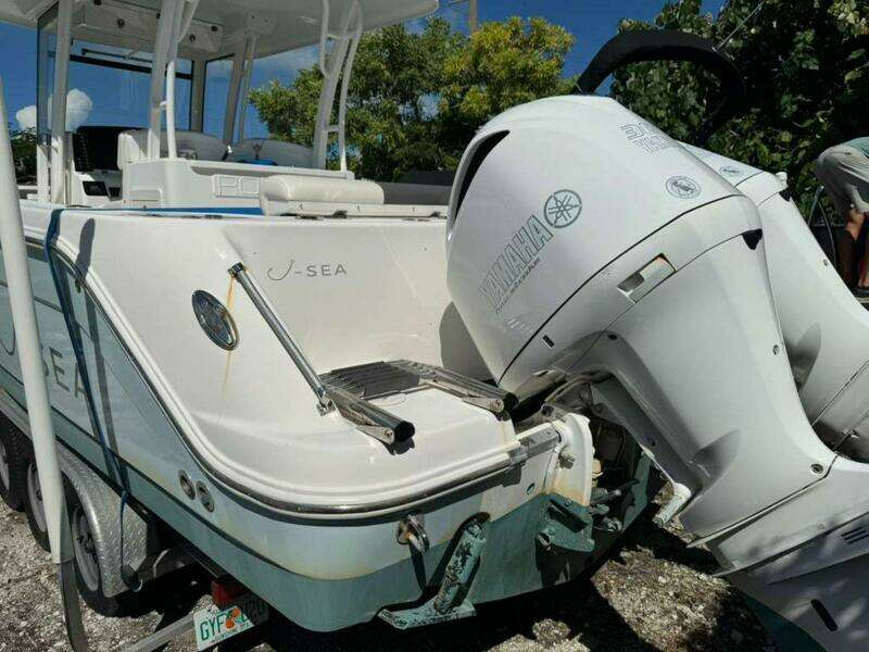 30ft Robalo Yacht For Sale