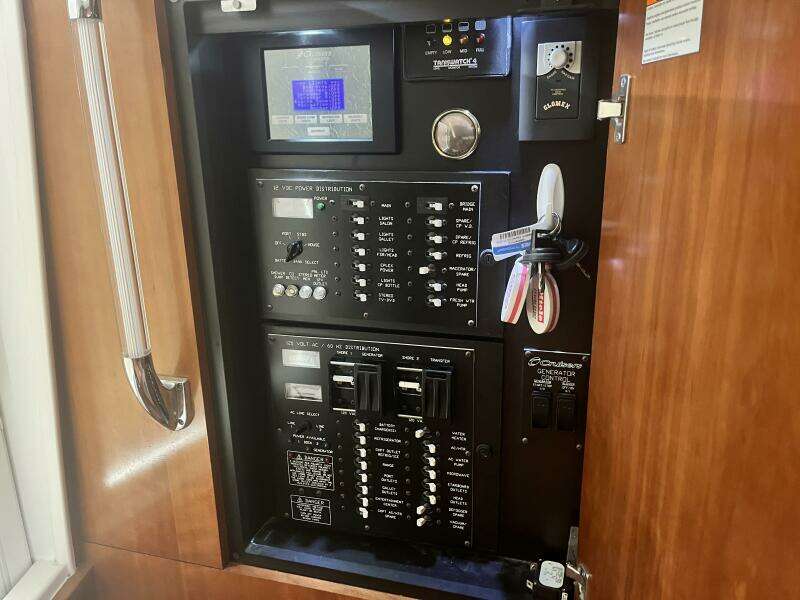 39ft Cruisers Yachts Yacht For Sale