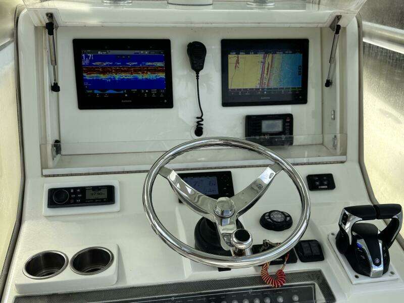 32ft SeaVee Yacht For Sale