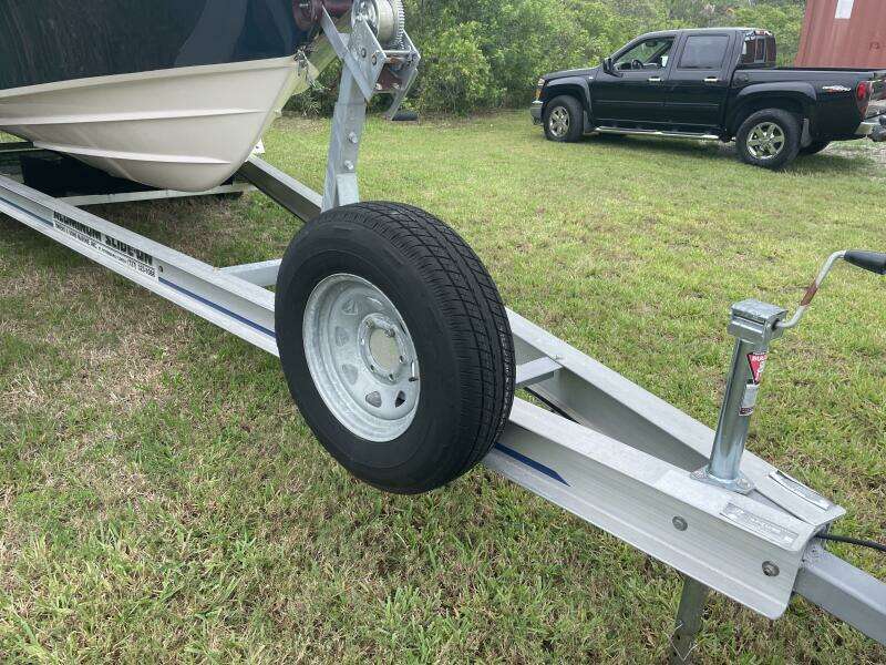 25ft Grady White Yacht For Sale