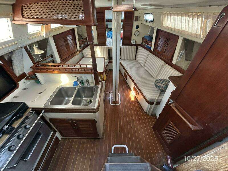 36' S2 salon forward