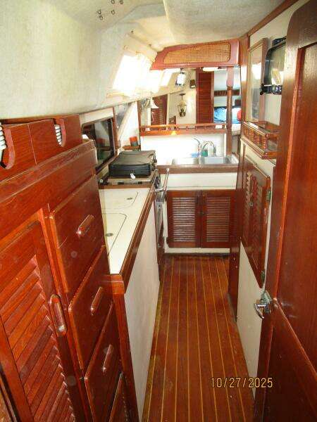 36' S2 aft companionway forward