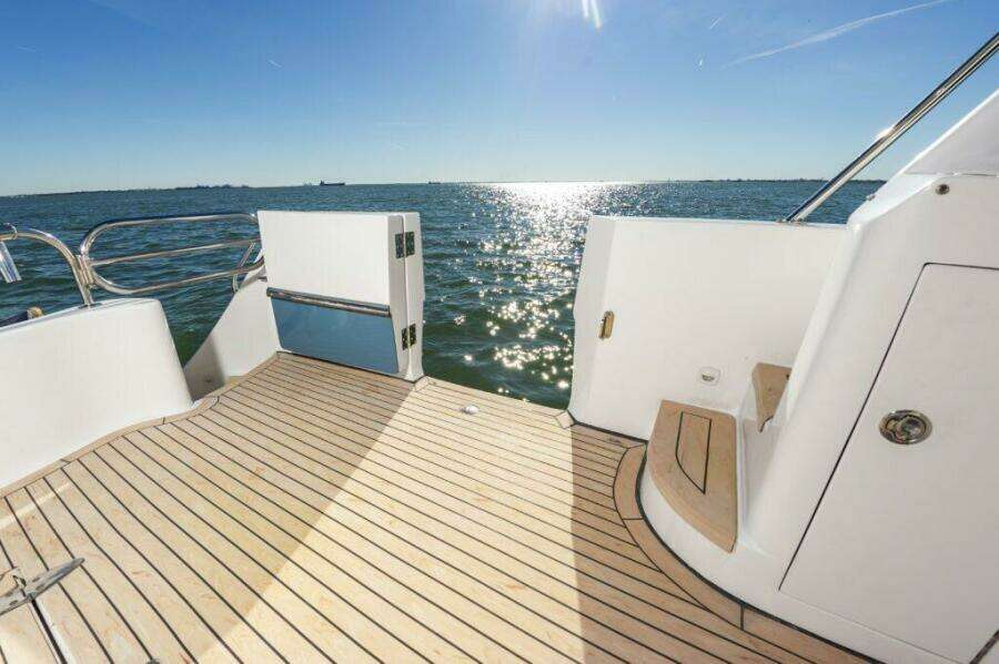 Bd41d45d 94ff 45d3 965a 8eb9b77fc004