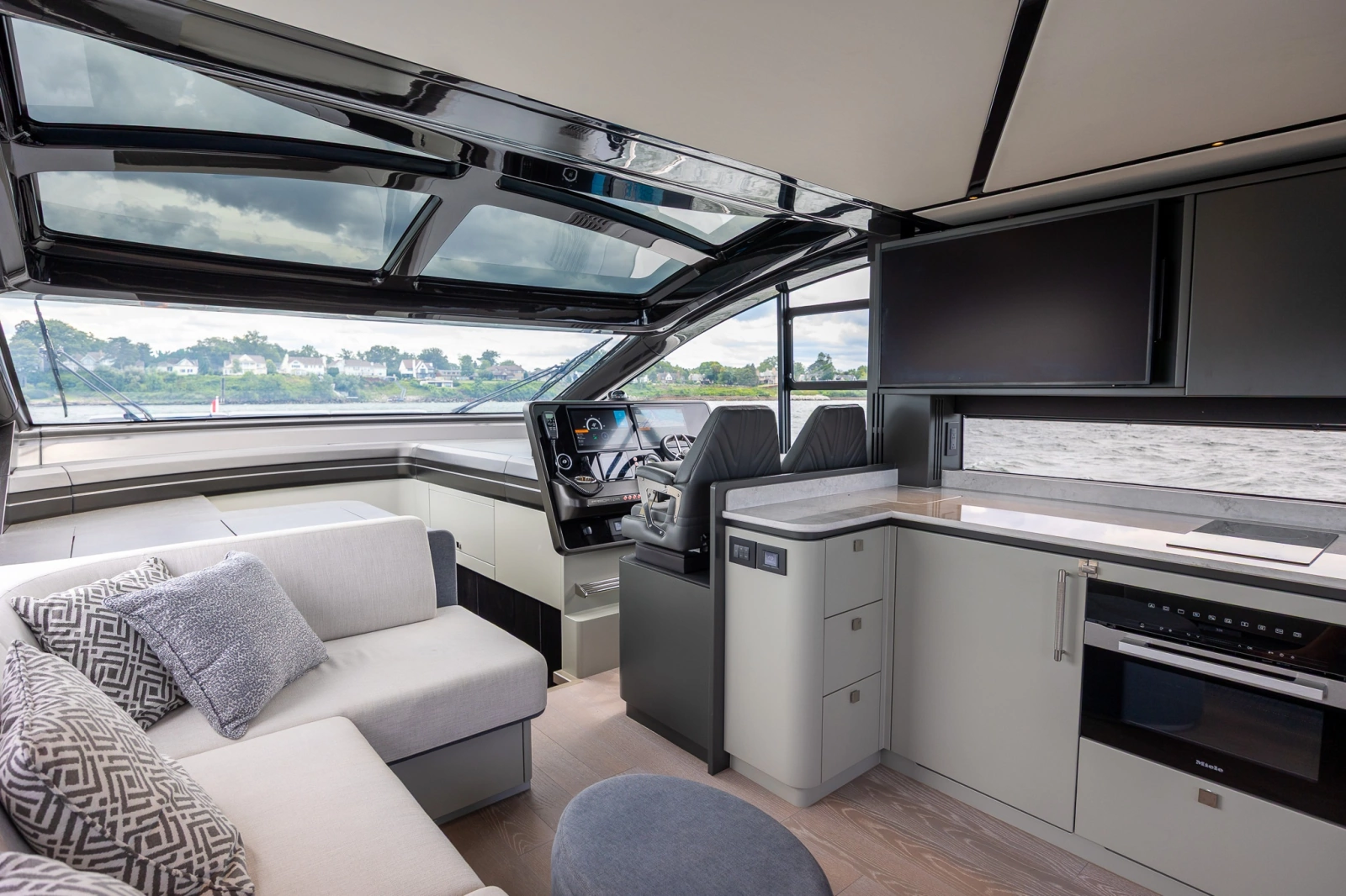 2026 Sunseeker 55 Predator