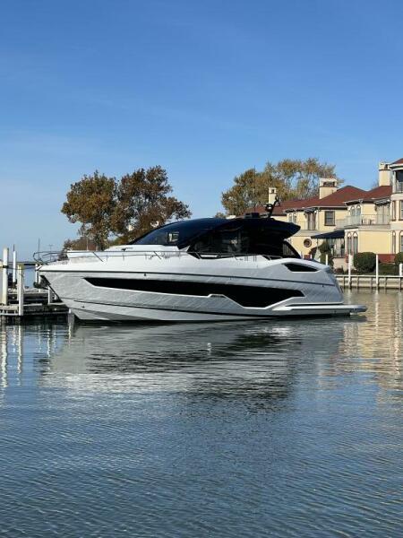 55' 2026 Sunseeker 55 Predator