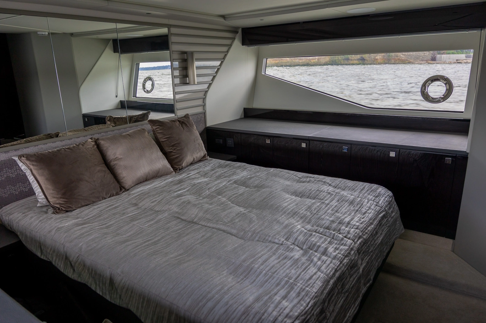 2026 Sunseeker 55 Predator