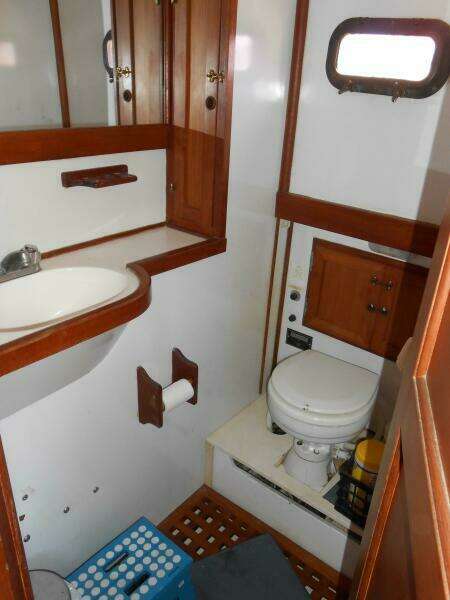 Ahoy Vey 34ft CHB Yacht For Sale