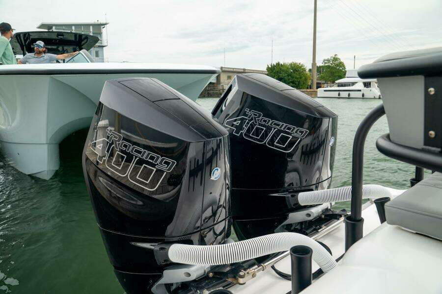 33ft Front Runner Yacht For Sale