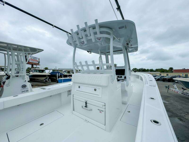33ft Front Runner Yacht For Sale