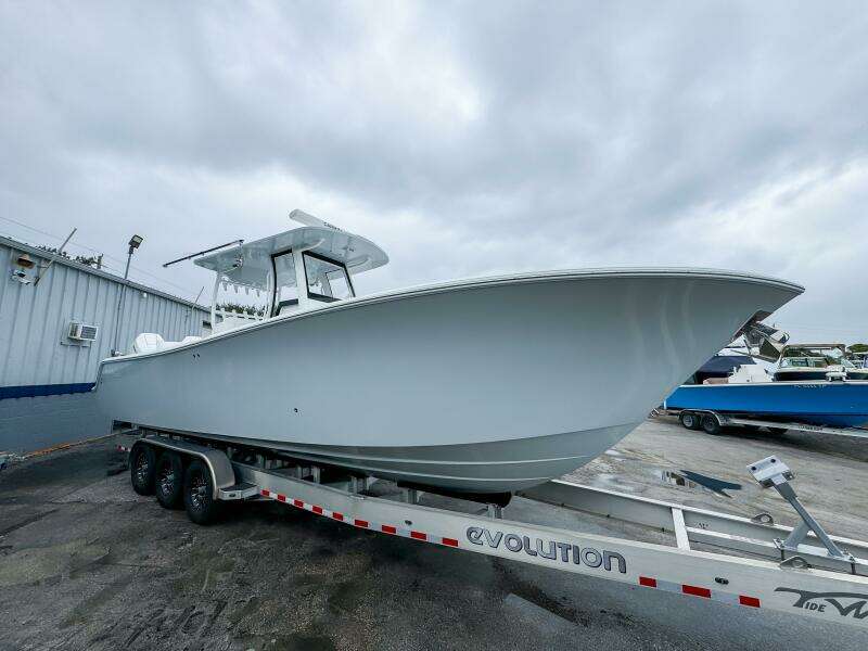 33ft Front Runner Yacht For Sale