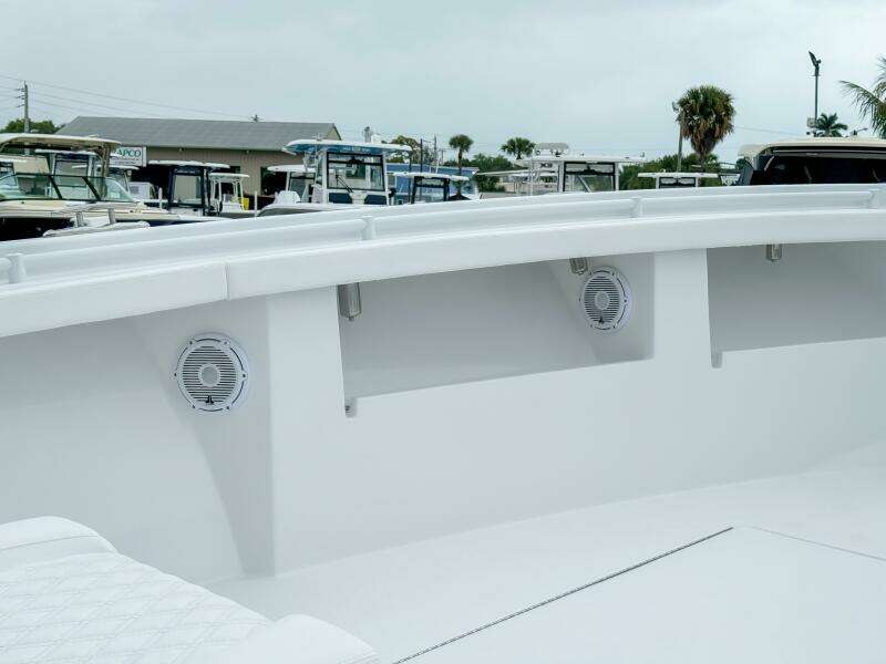 33ft Front Runner Yacht For Sale