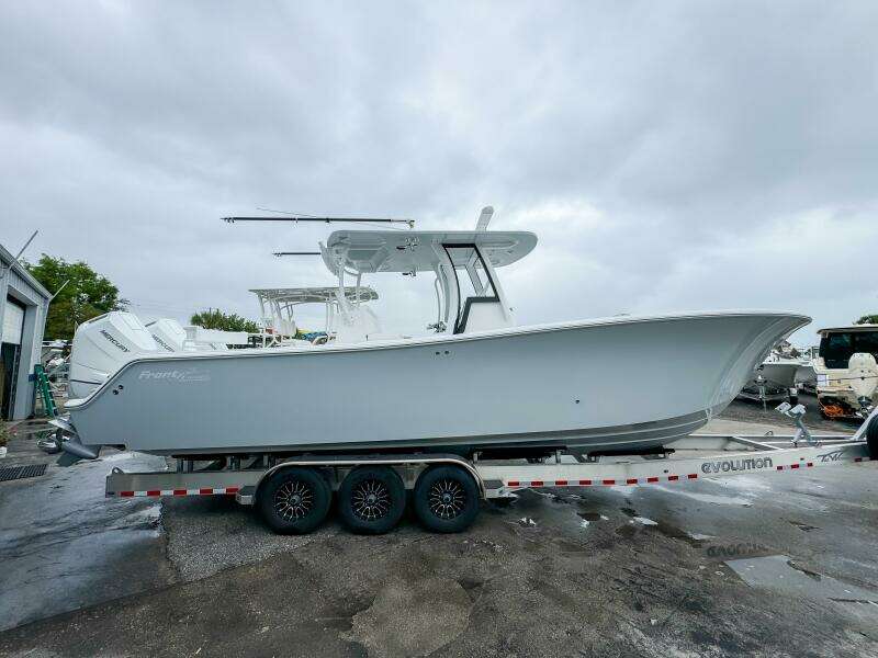 33ft Front Runner Yacht For Sale