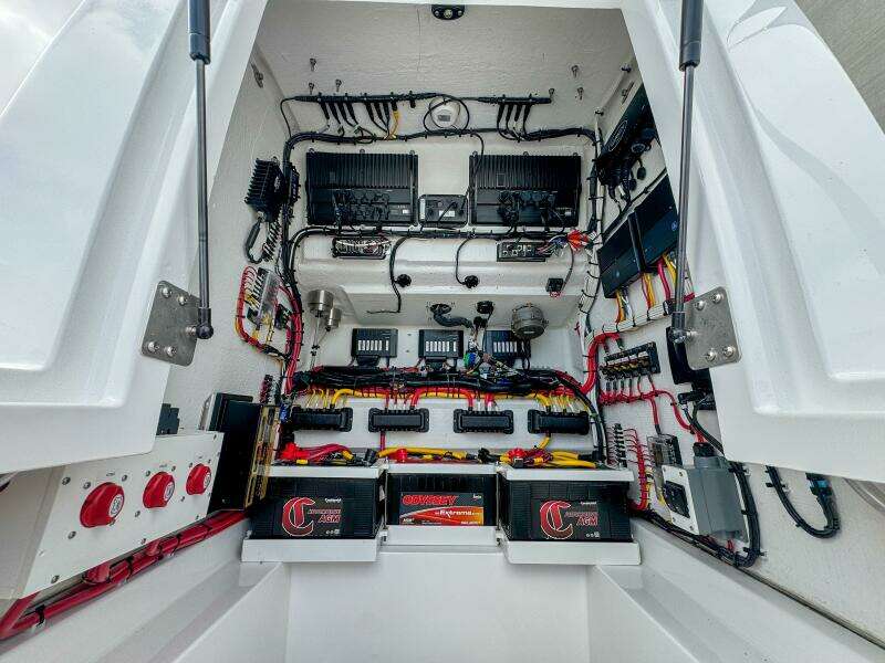 33ft Front Runner Yacht For Sale