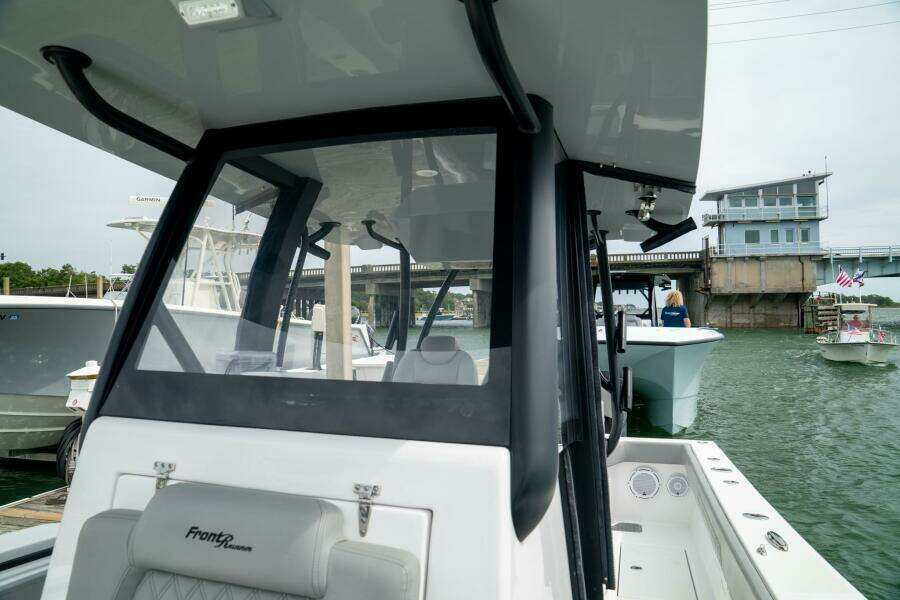 33ft Front Runner Yacht For Sale