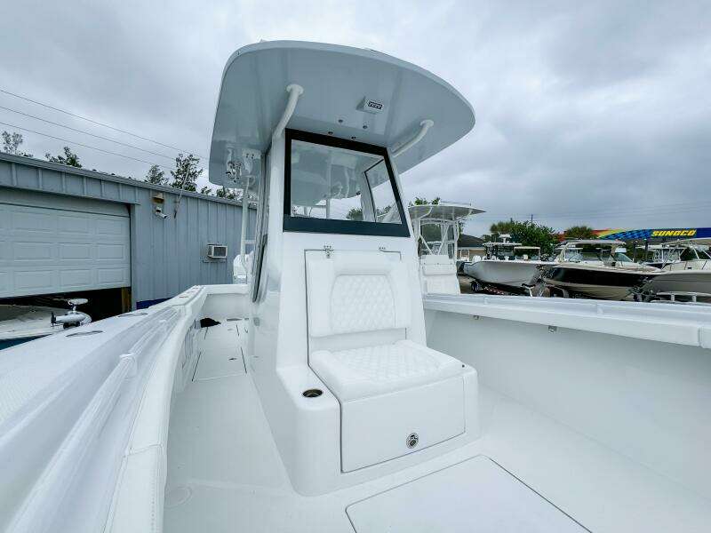 33ft Front Runner Yacht For Sale