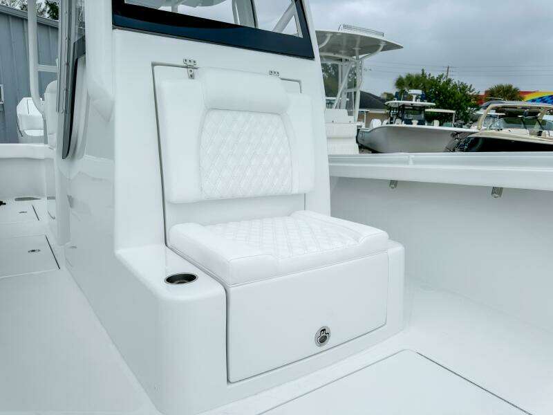 33ft Front Runner Yacht For Sale