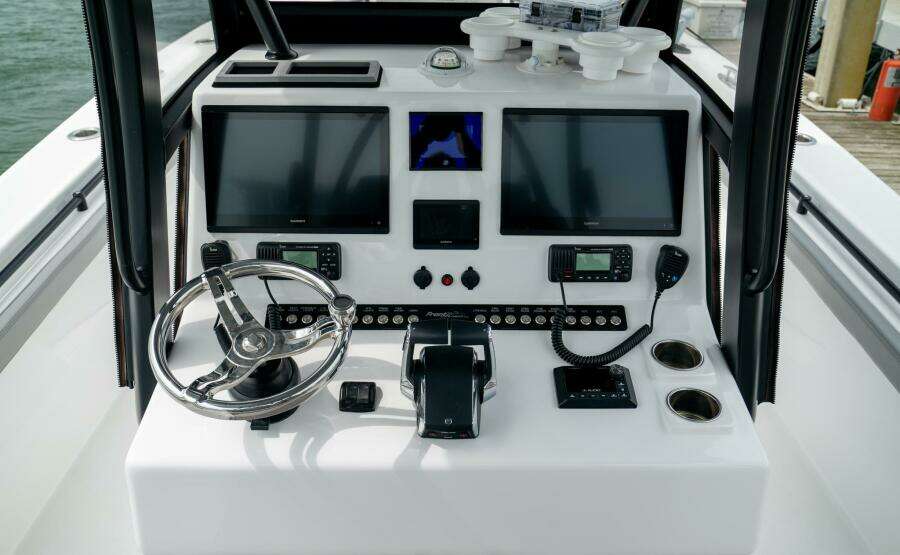 33ft Front Runner Yacht For Sale