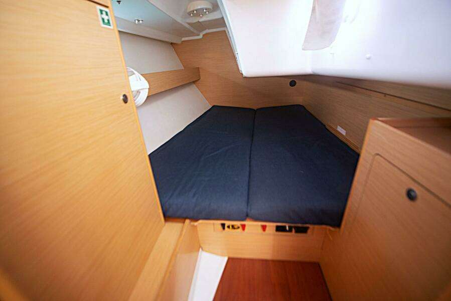 Libertas  40ft Beneteau Yacht For Sale