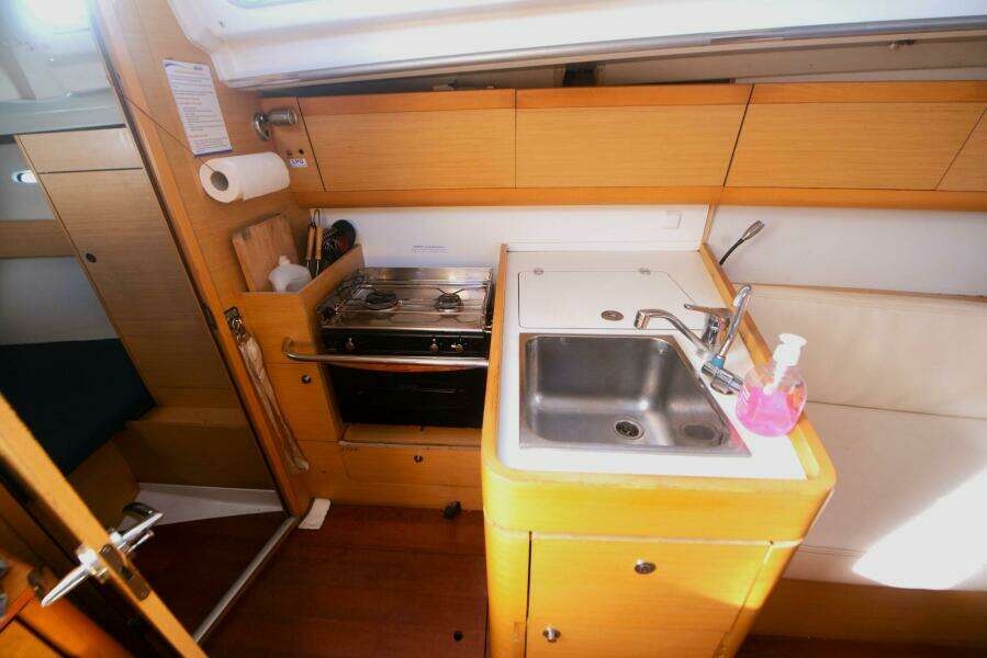 Libertas  40ft Beneteau Yacht For Sale